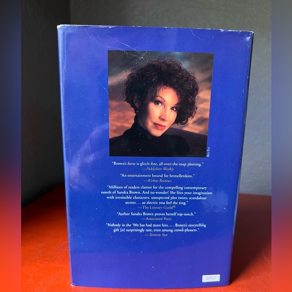 Exclusive by Sandra Brown - Picture 3 of 7